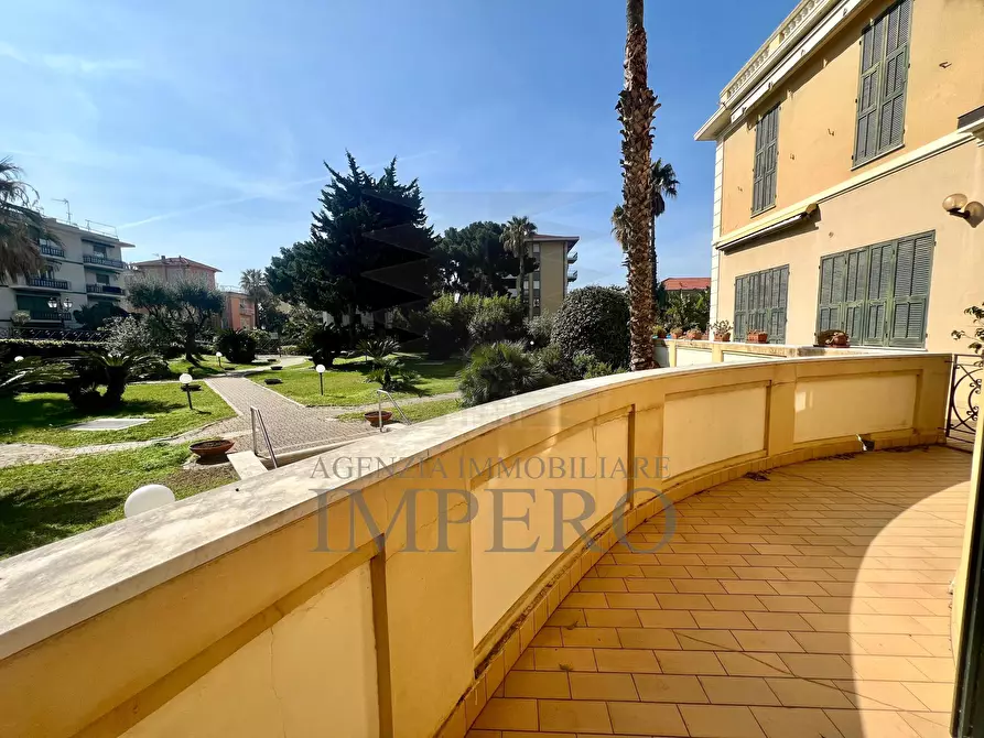 Immagine 38 di Quadrilocale in vendita  in Corso Italia 100 a Bordighera