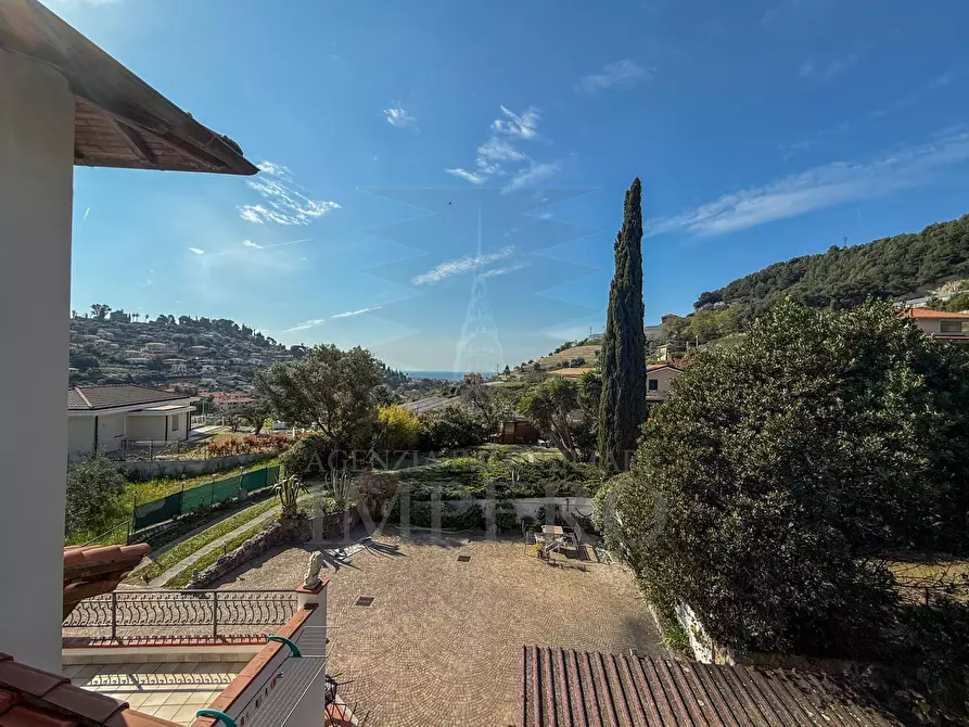 Immagine 25 di Villa in vendita  in Via Alba 45 a Bordighera