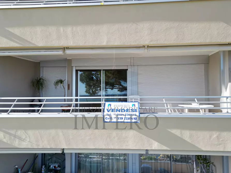Immagine 31 di Pentalocale in vendita  in Lungomare Varaldo 67 a Ventimiglia