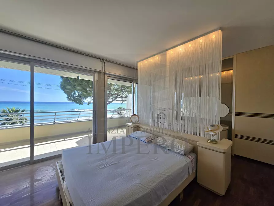 Immagine 21 di Pentalocale in vendita  in Lungomare Varaldo 67 a Ventimiglia