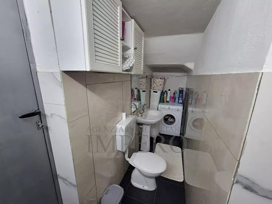 Immagine 15 di Porzione di casa in vendita  in Corso Limone Piemonte 10 a Ventimiglia