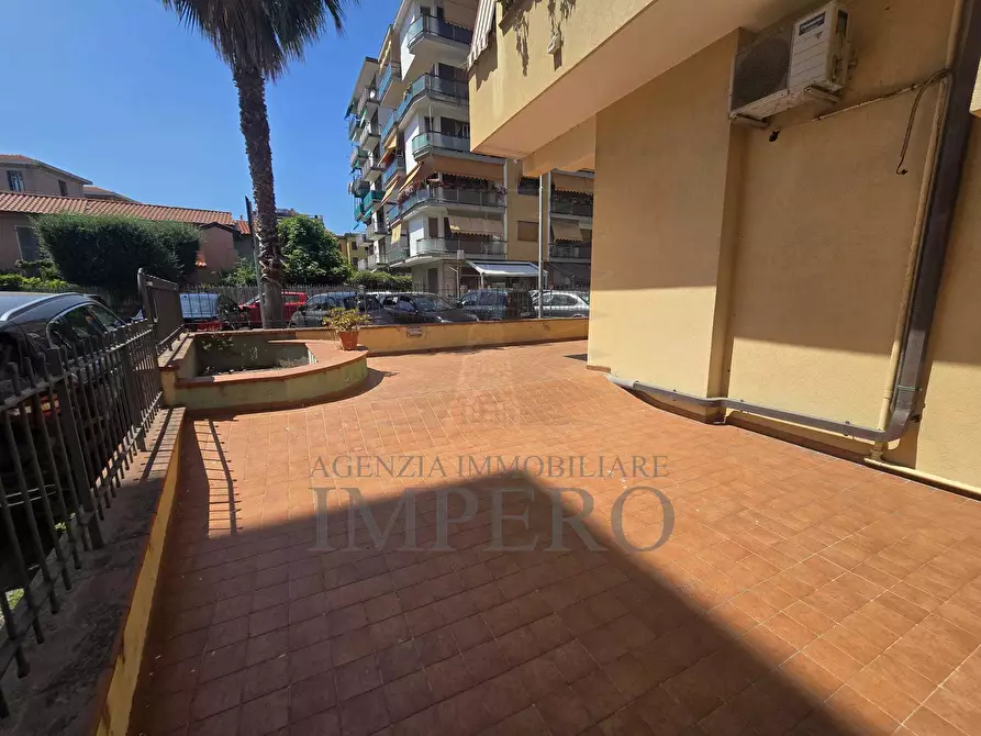 Immagine 14 di Locale commerciale in affitto  in Via Papa Giovanni XXIII 1 a Ventimiglia