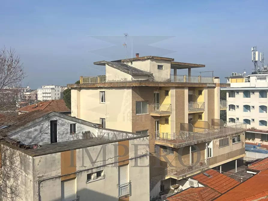 Immagine 2 di Palazzo in vendita  in Viale Cesare Nicolini 15 a Rimini