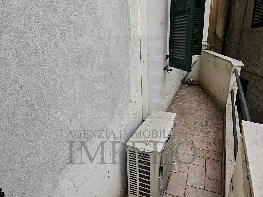 Immagine 4 di Locale commerciale in vendita  in Via Vittorio Veneto 1 a Ventimiglia