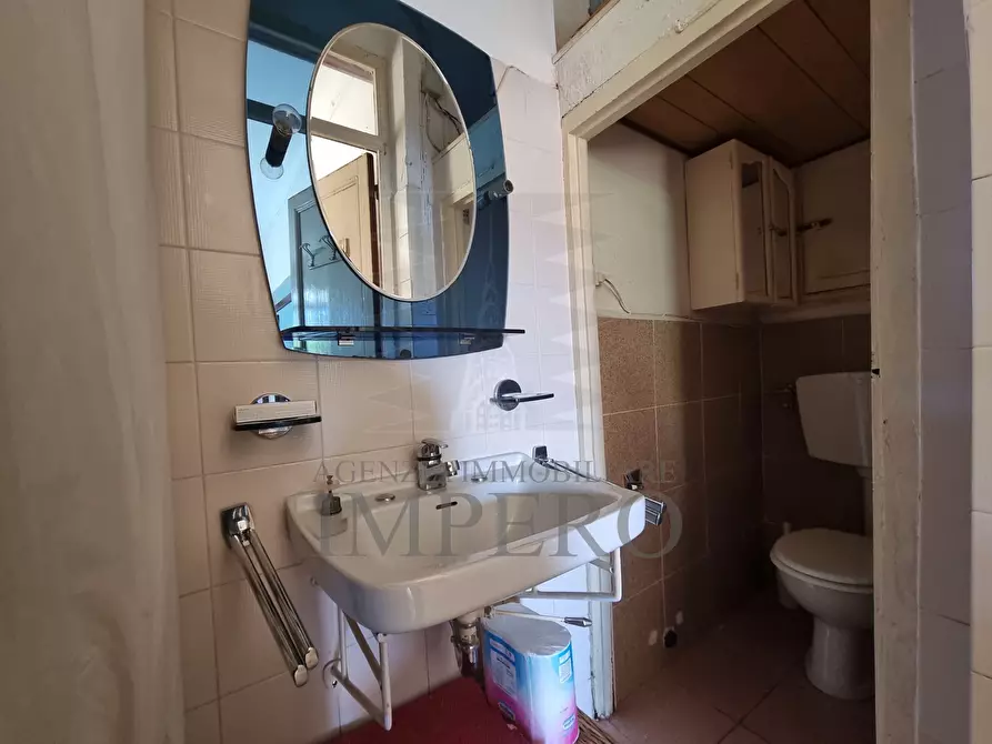 Immagine 17 di Casa bifamiliare in vendita  in Via Madonna delle Virtú 10 a Ventimiglia
