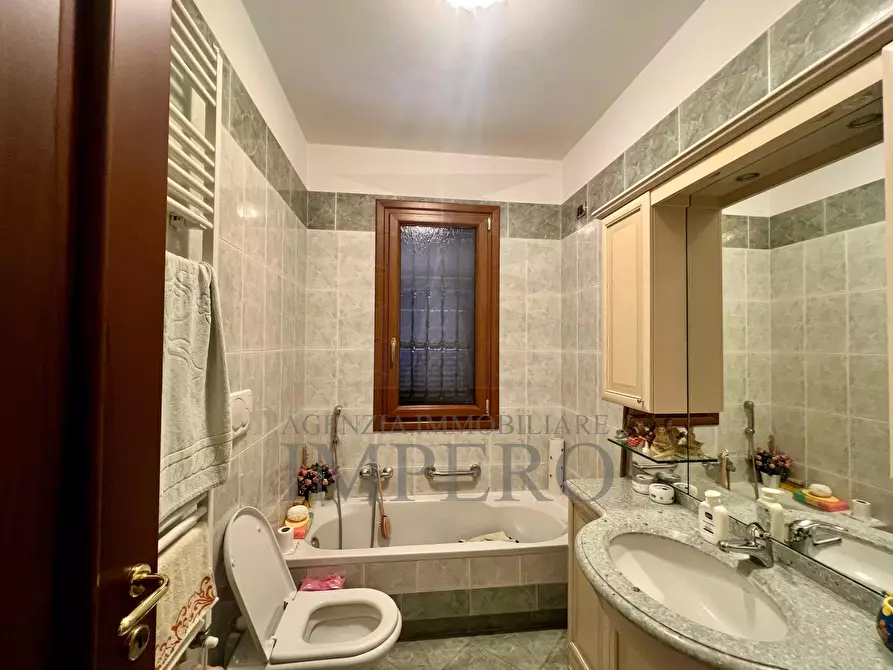 Immagine 23 di Villa in vendita  in Corso della Repubblica a Camporosso