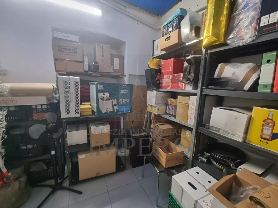 Immagine 15 di Locale commerciale in vendita  in Via Sir Thomas Hanbury 13C a Ventimiglia
