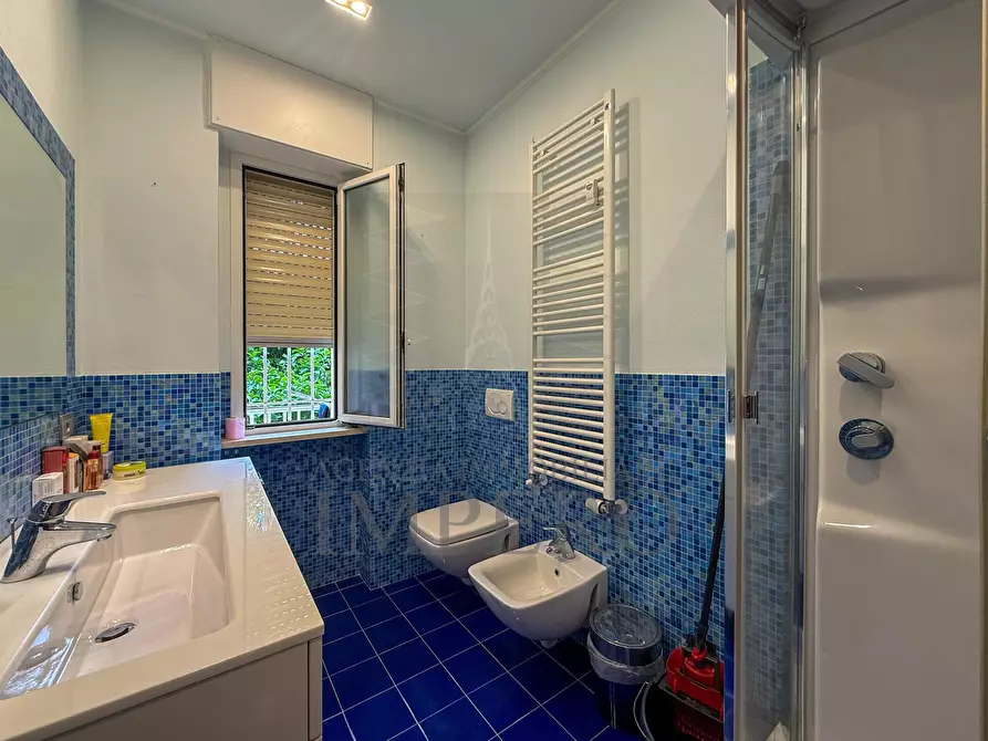 Immagine 9 di Quadrilocale in vendita  in Via Enzo Verrando 10 a Bordighera