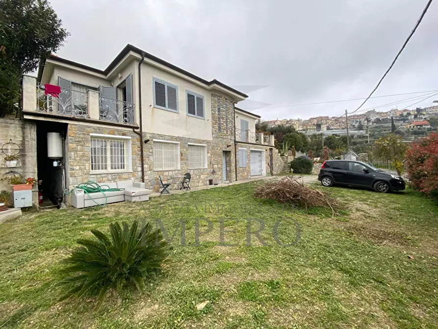 Immagine 1 di Villa in vendita  in strada ospedaletti 52 a Ospedaletti