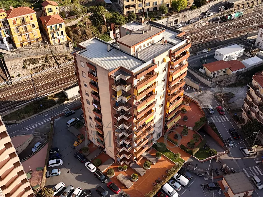 Immagine 1 di Trilocale in vendita  in Via San Secondo 15 a Ventimiglia