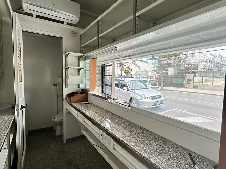 Immagine 7 di Locale commerciale in vendita  a Francavilla Al Mare