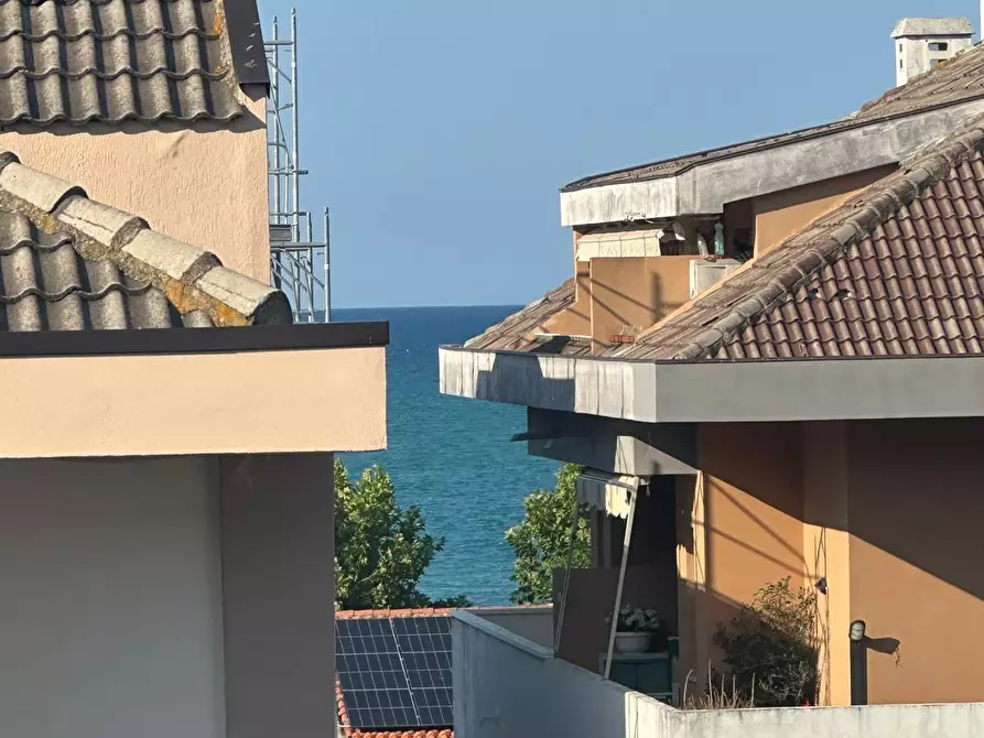 Immagine 17 di Trilocale in affitto  in Viale Maiella 23/A a Francavilla Al Mare