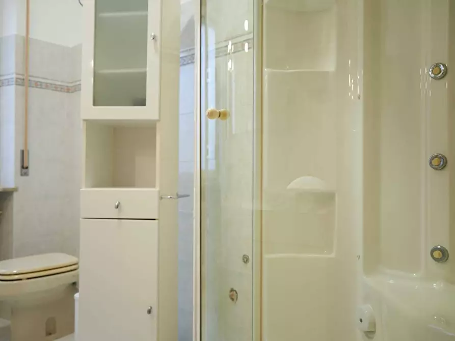 Immagine 25 di Pentalocale in affitto  in Viale Maiella 23/A a Francavilla Al Mare