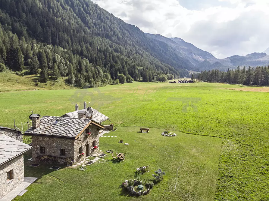 Immagine 18 di Trilocale in affitto  in Località Cuignon 1 a Courmayeur