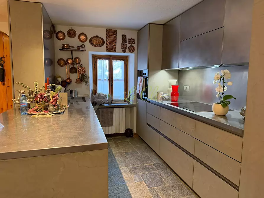 Immagine 15 di Trilocale in vendita  a Courmayeur