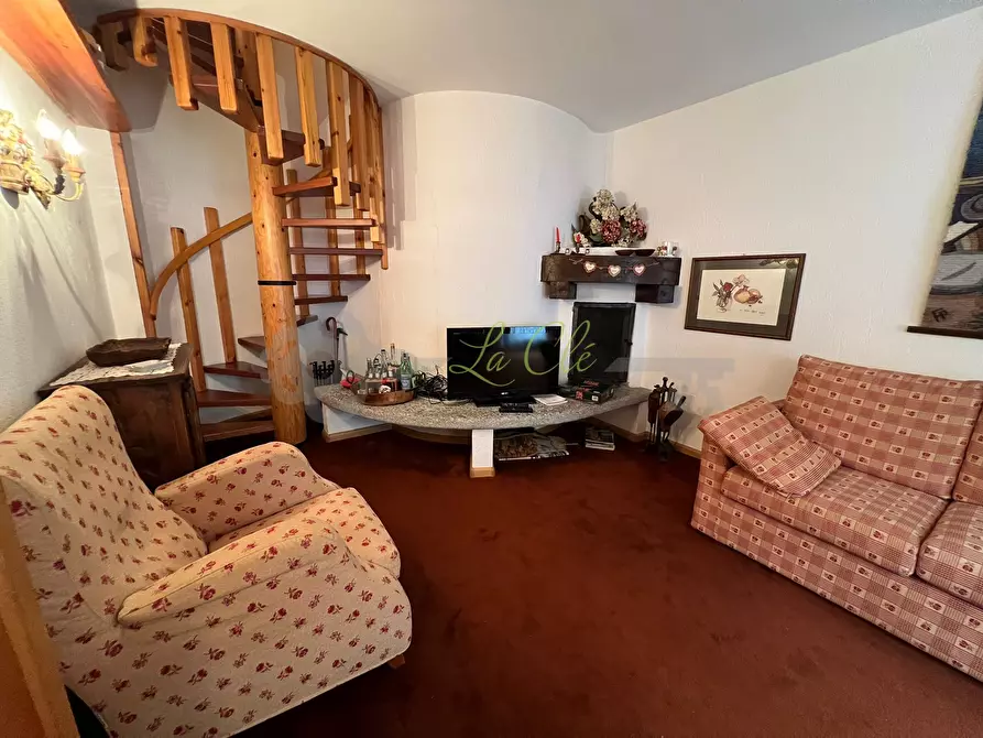 Immagine 4 di Quadrilocale in vendita  a Courmayeur