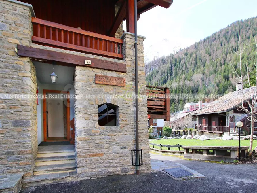 Immagine 34 di Trilocale in vendita  a Courmayeur