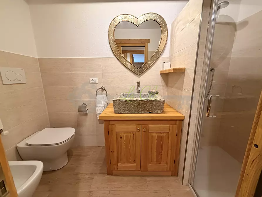 Immagine 18 di Trilocale in vendita  a Courmayeur