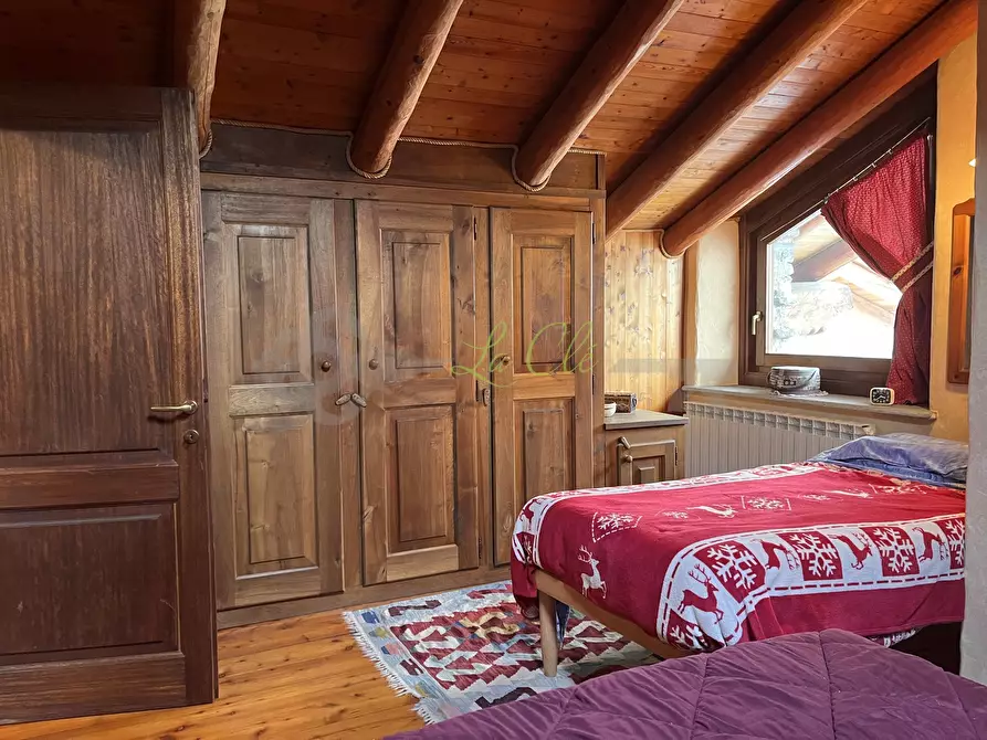 Immagine 15 di Trilocale in vendita  in Via Cesare Ollietti 13 a La Salle