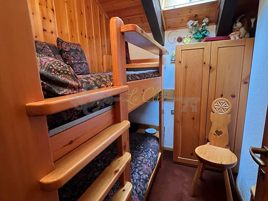 Immagine 11 di Quadrilocale in vendita  a Courmayeur