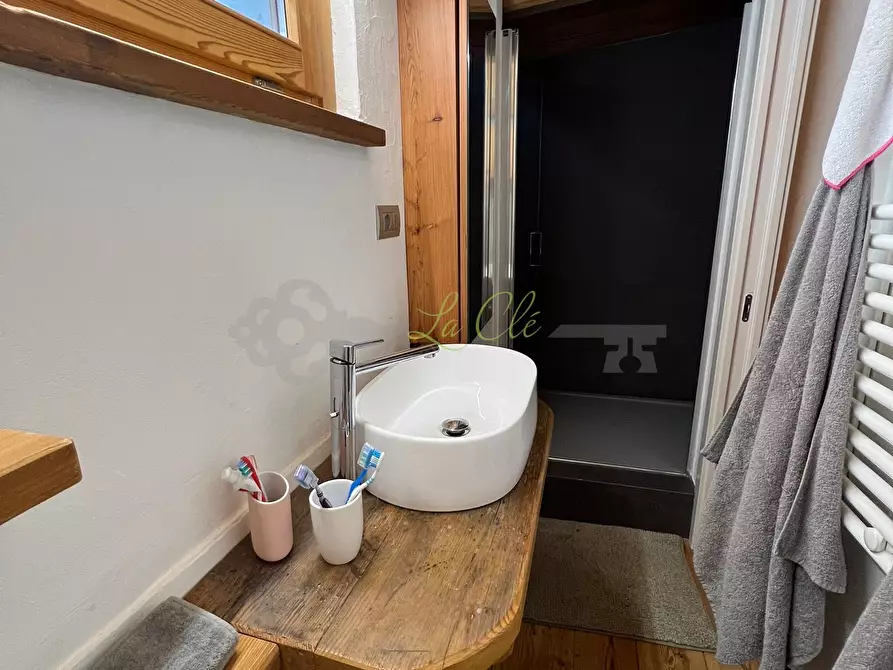 Immagine 23 di Quadrilocale in vendita  a Courmayeur