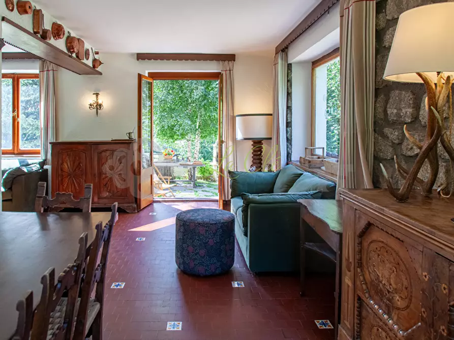 Immagine 5 di Quadrilocale in affitto  in Avenue Dent du Geant 31 a Pre'-Saint-Didier