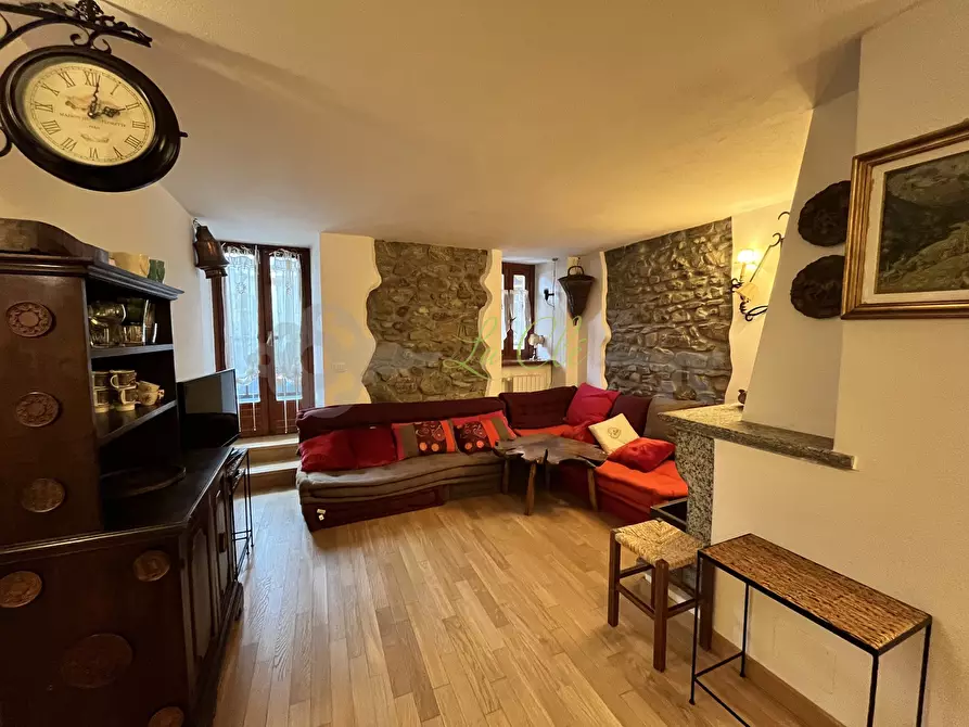 Immagine 1 di Quadrilocale in affitto  in Passaggio Truchet 2B a Courmayeur