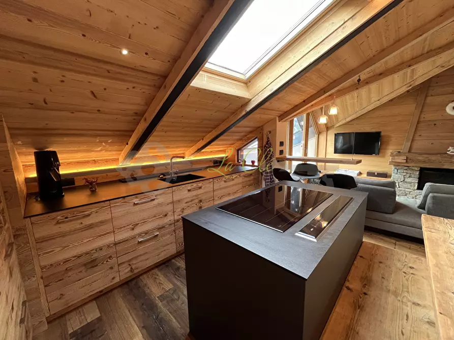 Immagine 8 di Trilocale in affitto  a Courmayeur