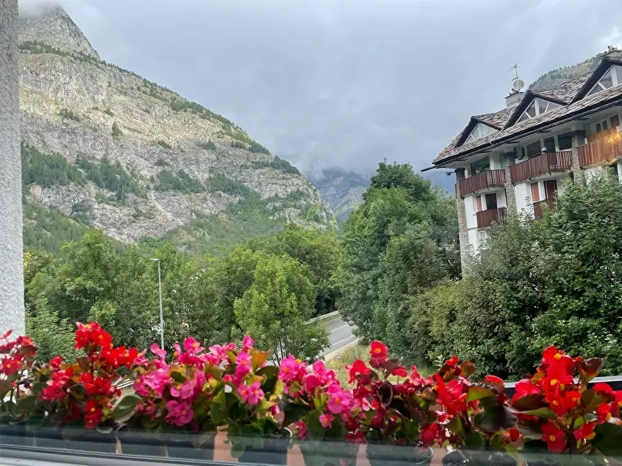 Immagine 14 di Trilocale in affitto  a Courmayeur