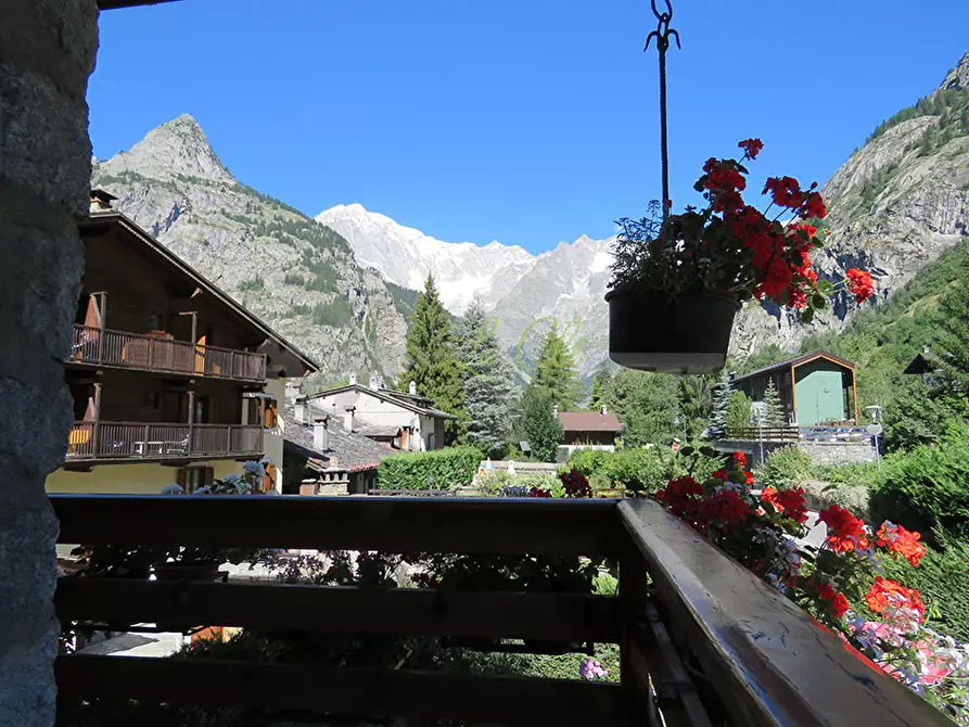 Immagine 18 di Quadrilocale in affitto  in Strada Plan Gorret a Courmayeur