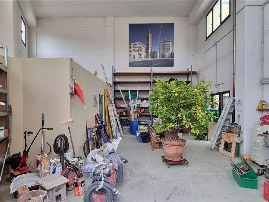 Immagine 2 di Attività artigianale in vendita  in Via Paul-Henry Spaak 6 a Parma
