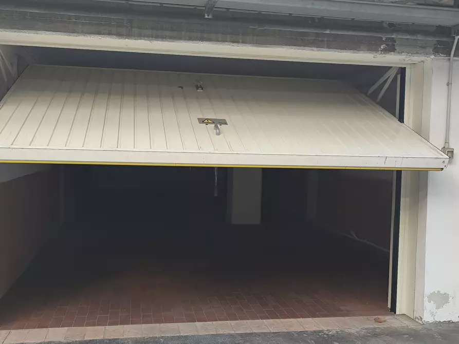 Immagine 6 di Garage in affitto  in Viale del Sagittario Traversa B 8 a Modena