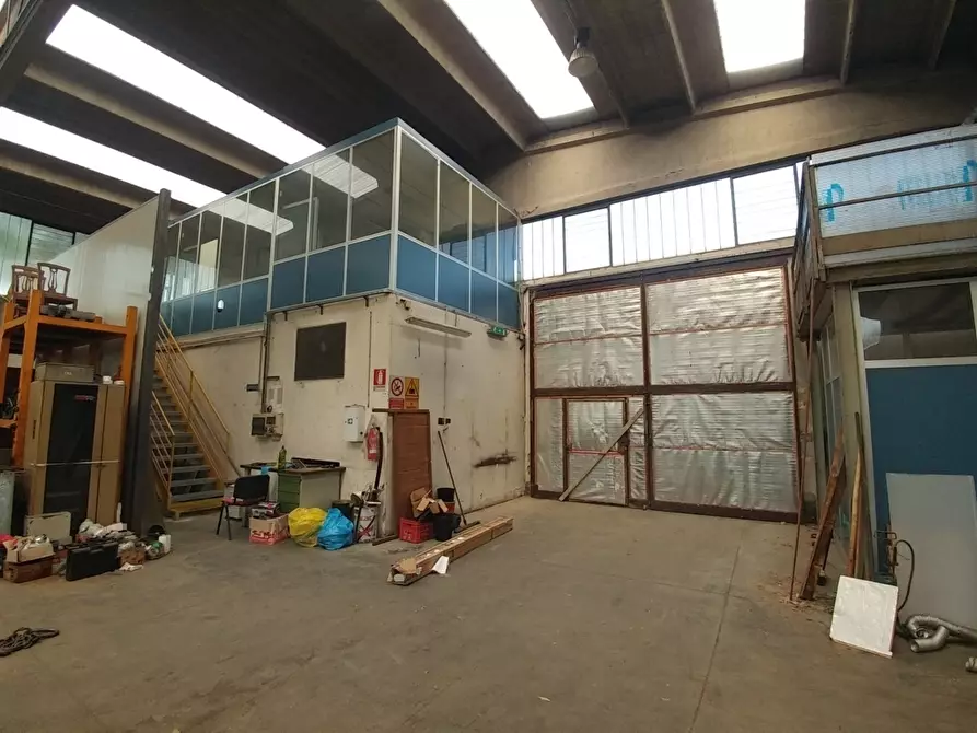 Immagine 10 di Attività artigianale in affitto  in Via Ghigo Zanfrognini 19 a Modena
