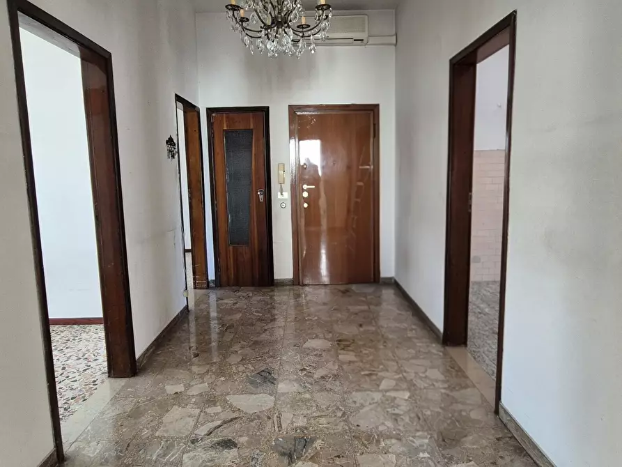 Immagine 11 di Quadrilocale in vendita  in Via Giuseppe Gioacchino Belli 54 a Modena