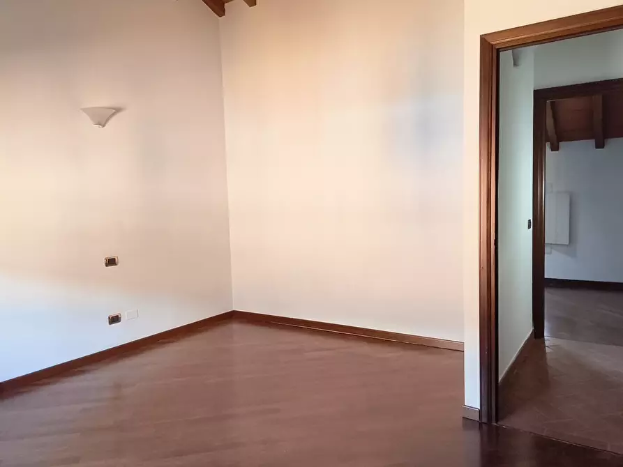 Immagine 12 di Mansarda in affitto  in via belle arti a Modena