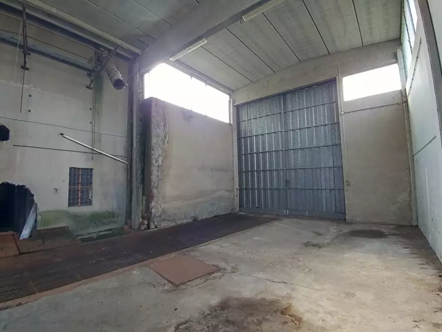 Immagine 14 di Attività artigianale in vendita  a Novellara