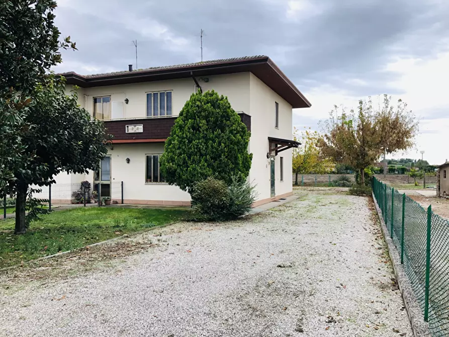 Immagine 1 di Casa bifamiliare in vendita  a Boara Pisani