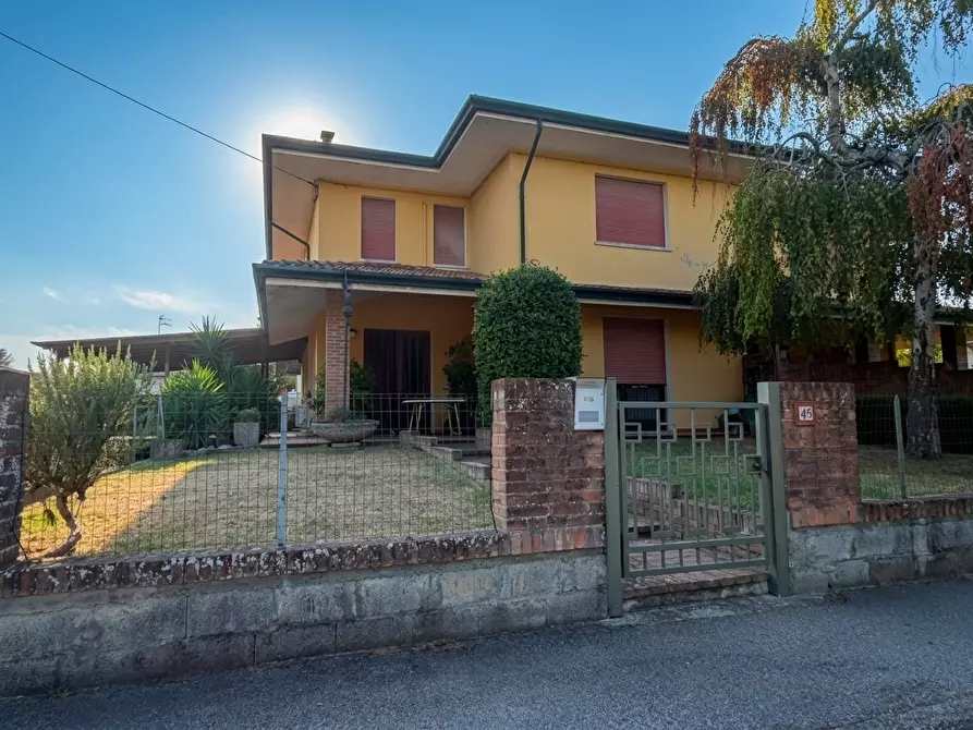 Immagine 1 di Casa bifamiliare in vendita  in Via della Repubblica a Villadose