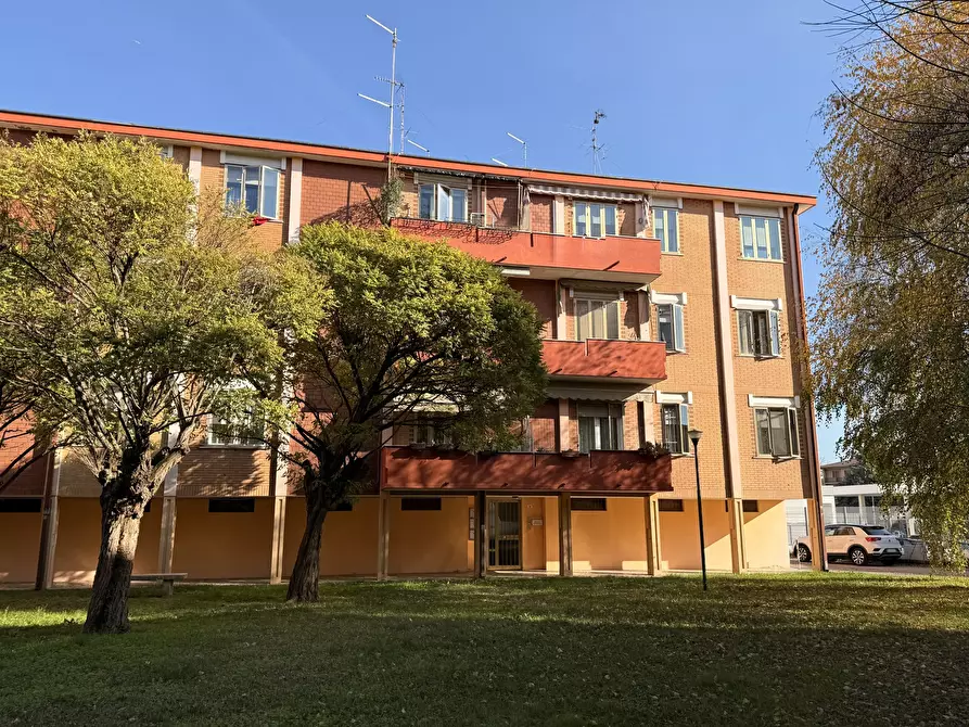 Immagine 1 di Quadrilocale in vendita  a Rovigo