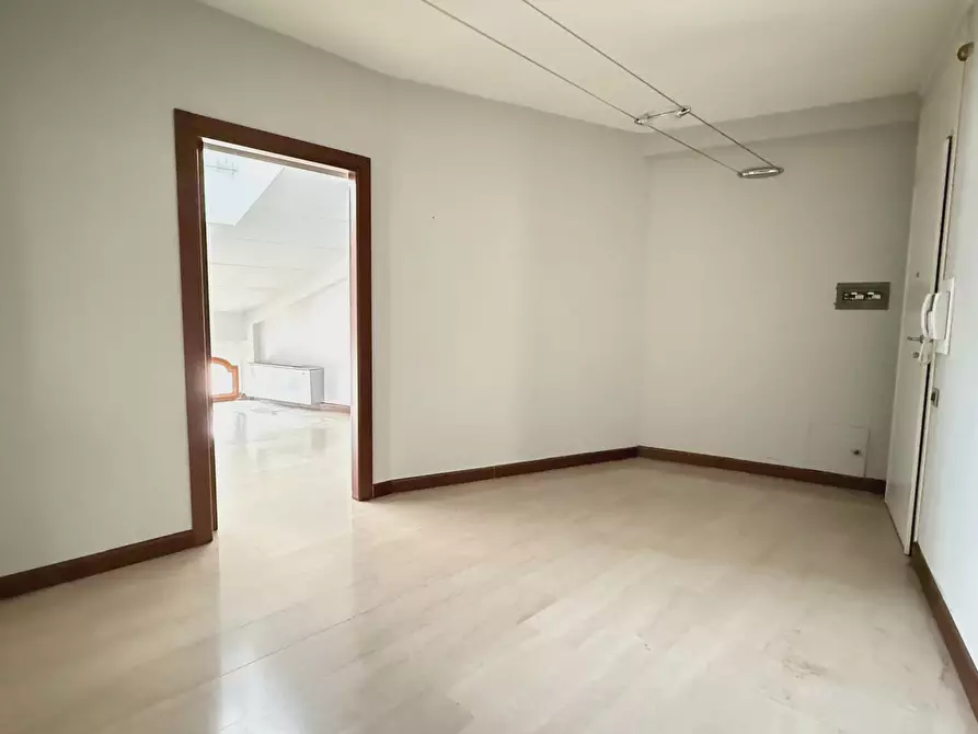 Immagine 5 di Locale commerciale in vendita  in Via Cesare Battisti a Rovigo