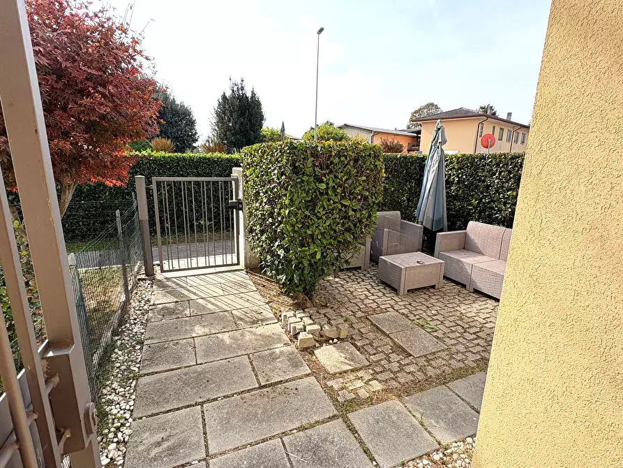 Immagine 12 di Villetta a schiera in vendita  in Via Roma 383 a Ceregnano