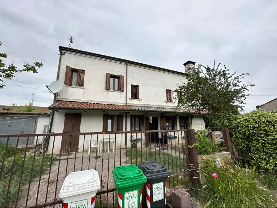 Immagine 23 di Casa indipendente in vendita  a Rovigo