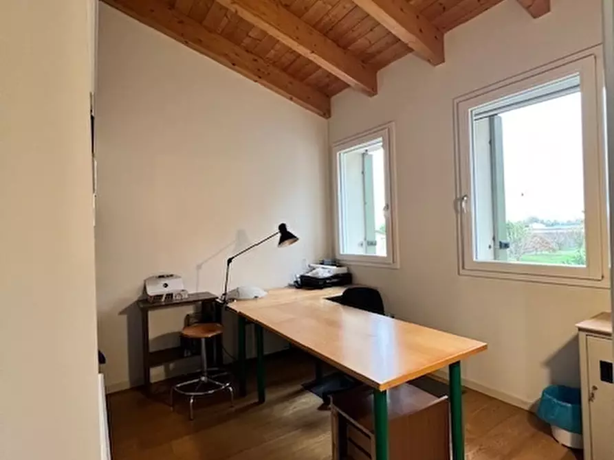 Immagine 3 di Villa in vendita  a Rovigo