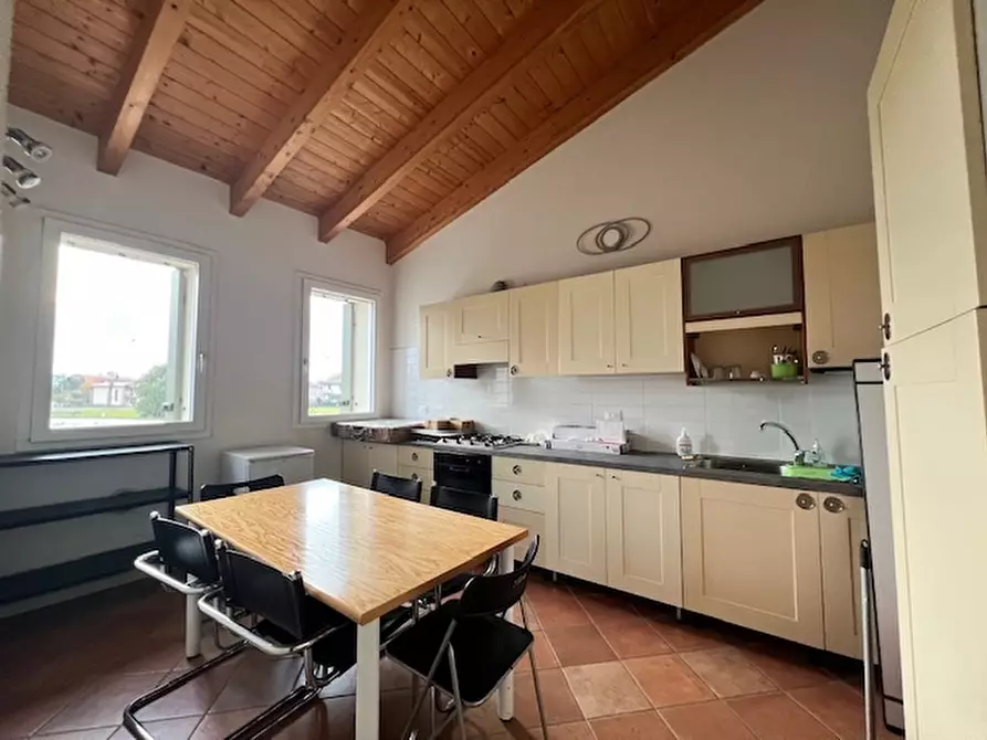 Immagine 10 di Villa in vendita  a Rovigo