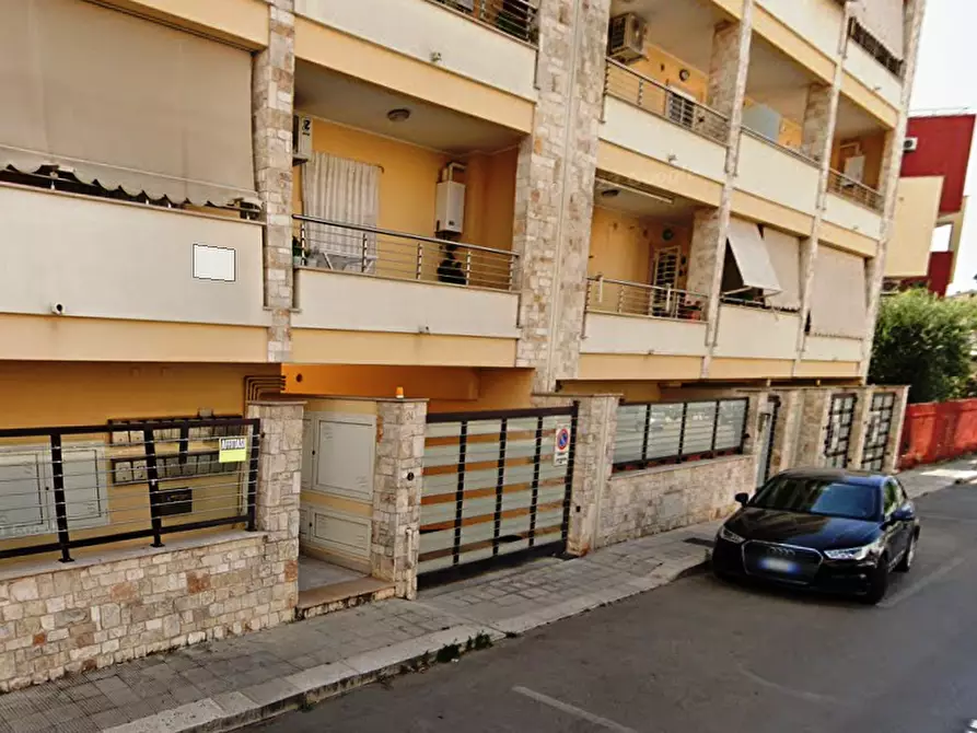 Immagine 1 di Garage in vendita  in Via Bari 98 a Casamassima