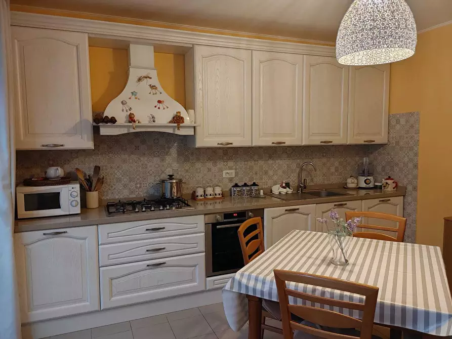 Immagine 40 di Villa in vendita  in Via Angelo Michele Pesce 62 a Casamassima