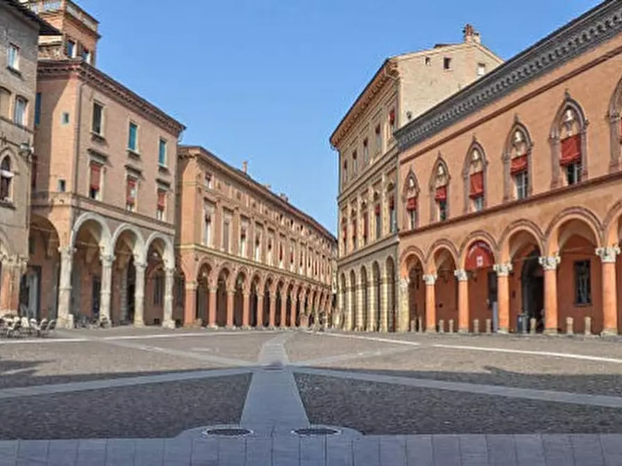 Immagine 1 di Ufficio in vendita  a Bologna