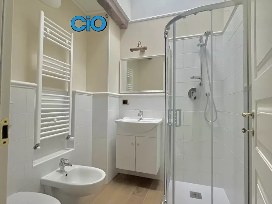 Immagine 9 di Mansarda in vendita  a Bologna