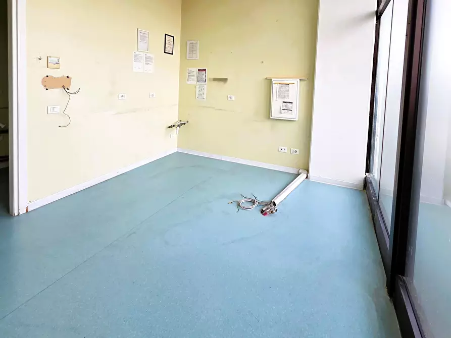 Immagine 3 di Ufficio in vendita  in Via Orzinuovi a Brescia