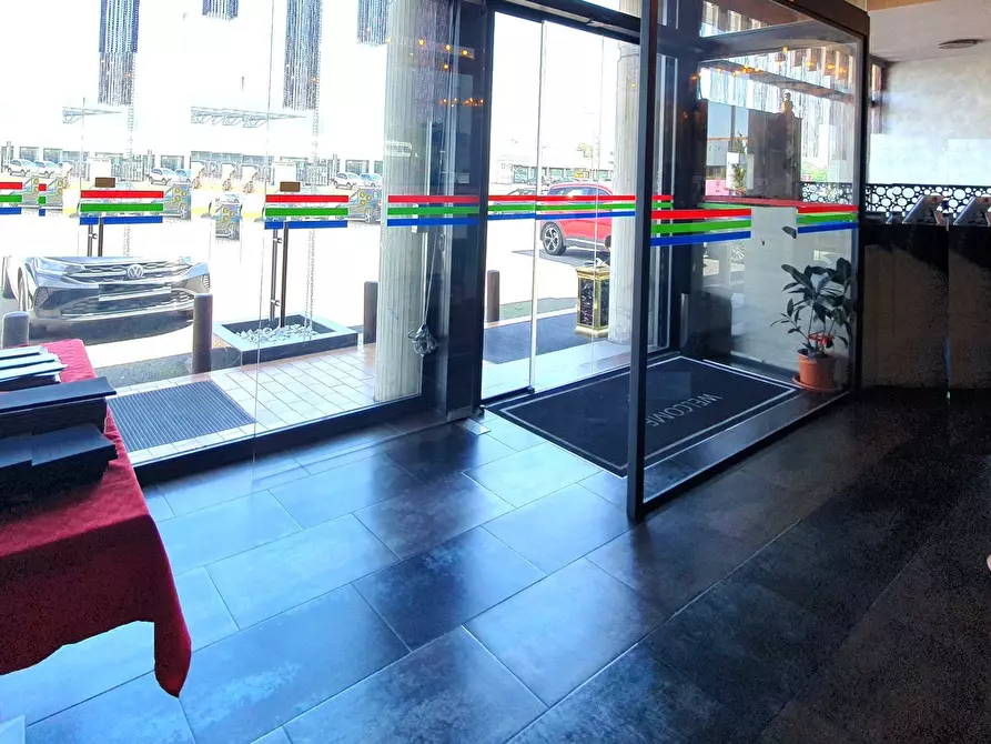 Immagine 1 di Locale commerciale in vendita  in San Zeno Naviglio a San Zeno Naviglio